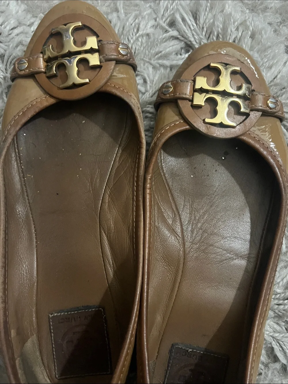 Tory Burch Women’s Brown Leather Ballet Flats with Gold Emblem - FLAWED